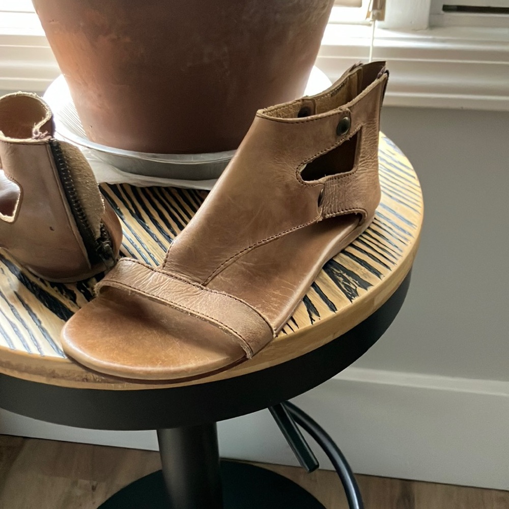 Bed Stu Brown Sandals with Open-Toe Design
